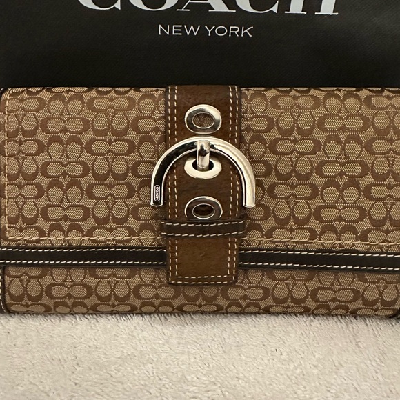 Coach Brown Signature Wallet - Picture 2 of 9